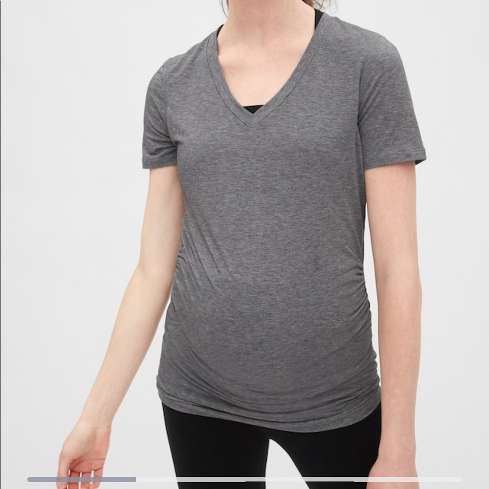 GapFit Maternity activewear top